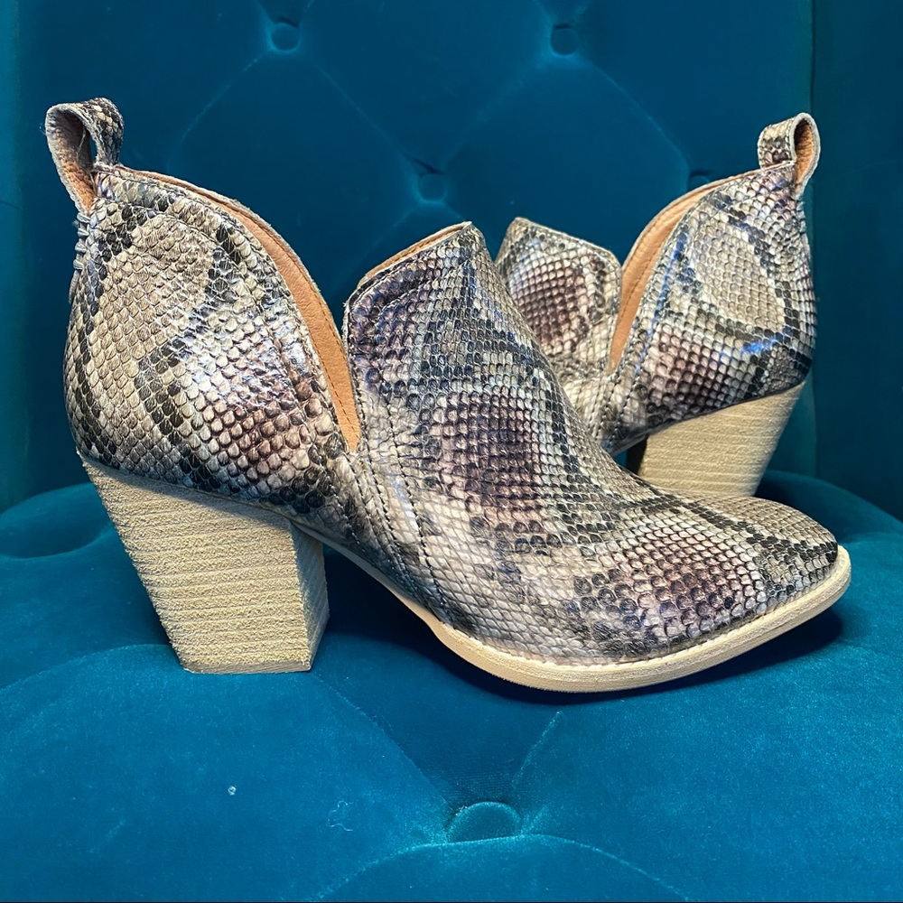 Jeffrey Campbell Taupe Snake Western bootie - Picture 14 of 15